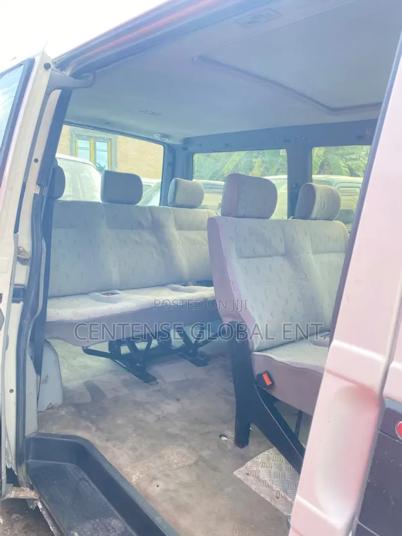 Volkswagen Transporter 2002 White