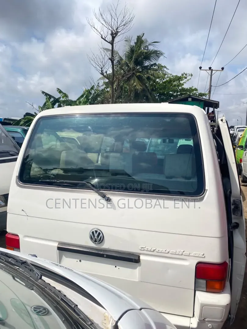 Volkswagen Transporter 2002 White