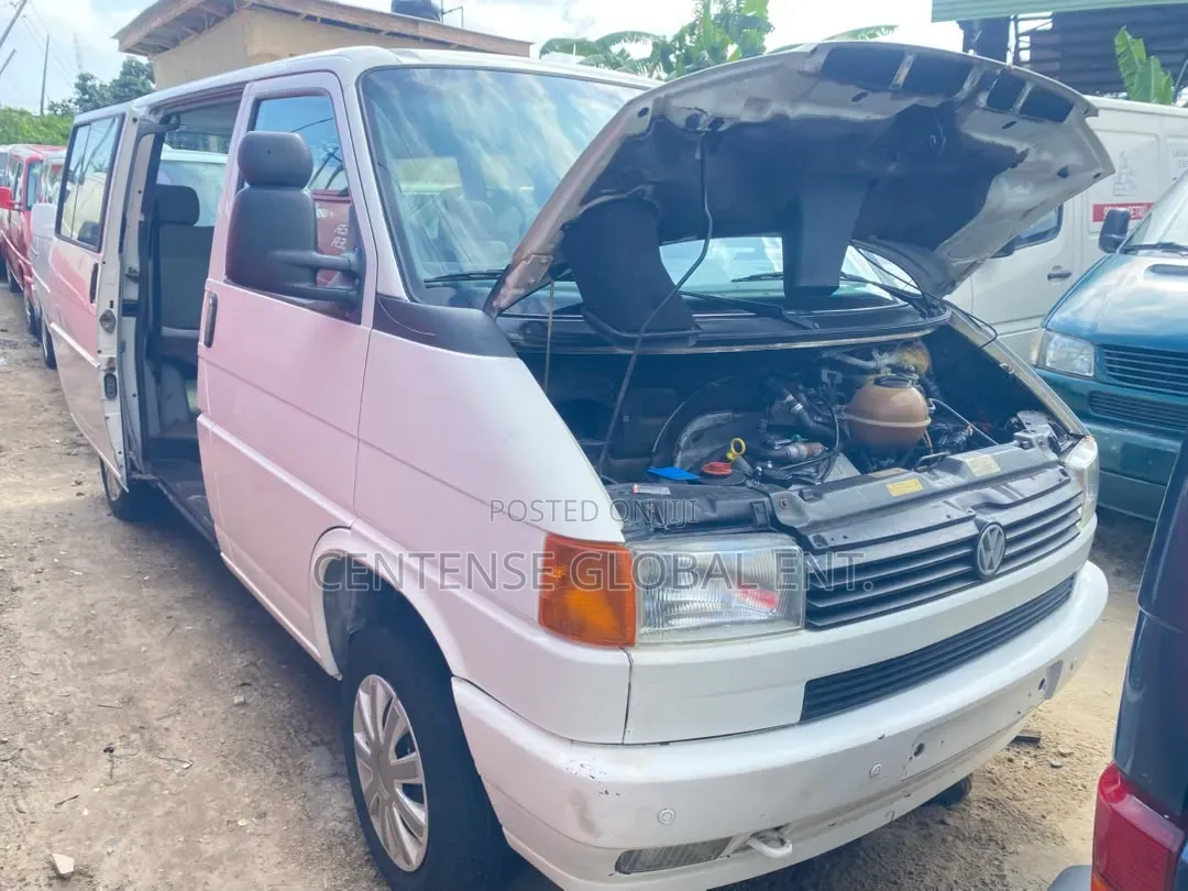 Volkswagen Transporter 2002 White