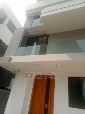 5bdrm Duplex in Ilupeju Estate, Coker Road for rent