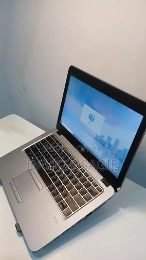Laptop HP EliteBook 820 G3 8GB Intel Core i3 SSD 256GB