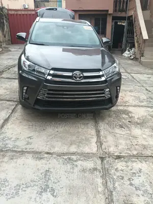 Toyota Highlander LE 4x2 V6 (3.5L 6cyl 8A) 2017 Gray