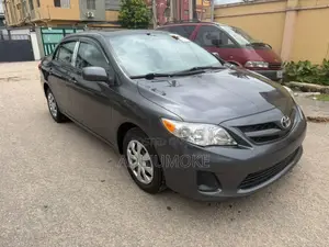 Toyota Corolla LE 4dr Sedan (1.8L 4cyl 4A) 2012 Gray