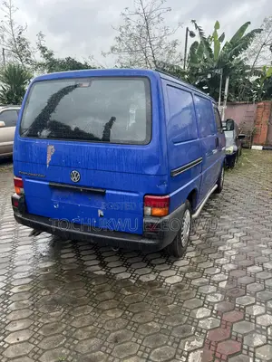 Volkswagen Transporter 2004 Blue