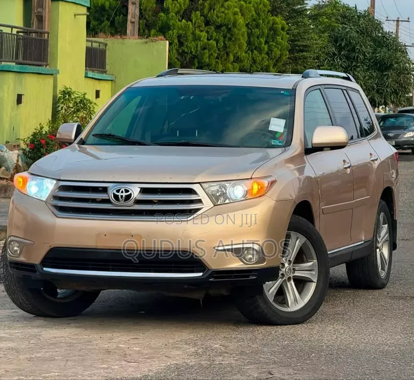 Toyota Highlander 2012 Gold