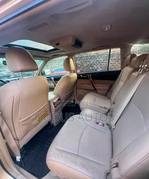 Toyota Highlander 2012 Gold