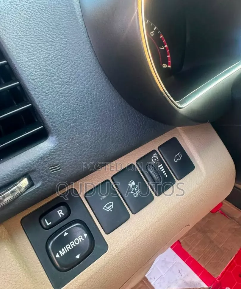 Toyota Highlander 2012 Gold