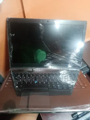Laptop Dell Latitude 5590 8GB Intel Core i7 HDD 256GB