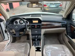 Mercedes-Benz GLK-Class 350 4MATIC 2011 White