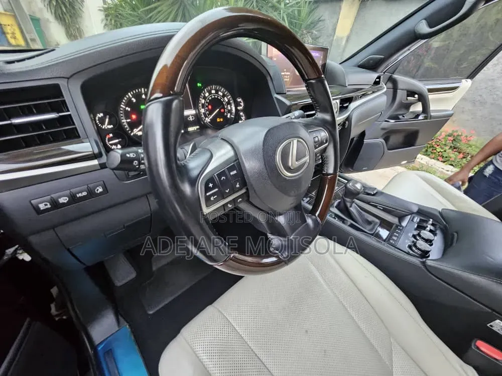 Lexus LX 2019 Black