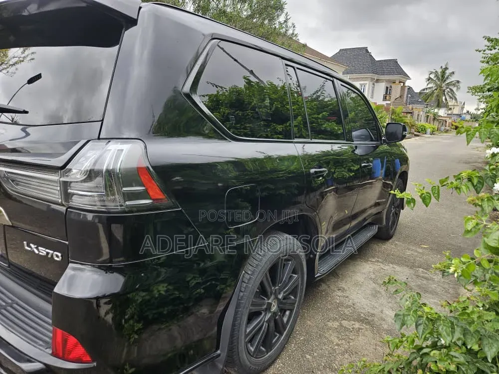 Lexus LX 2019 Black