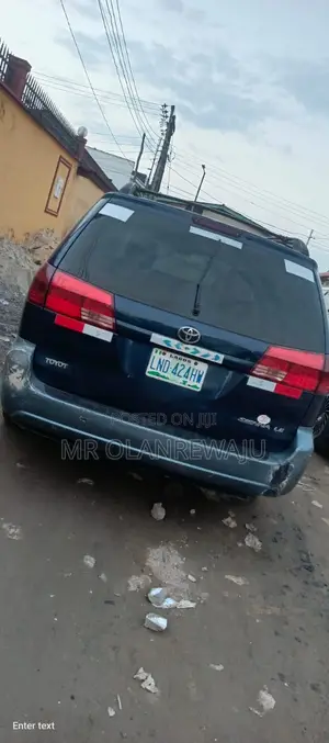 Toyota Sienna 2004 Blue