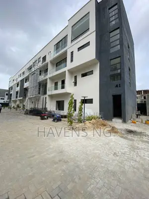 4bdrm Penthouse in Ikate for sale