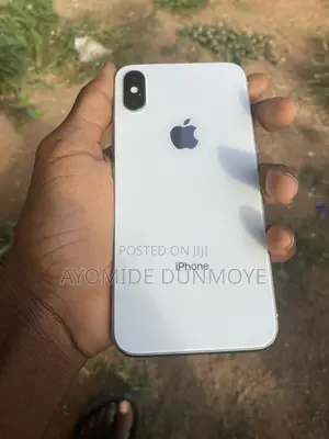 Apple iPhone X 64 GB White