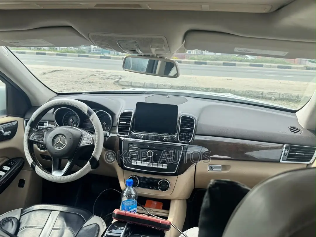 Mercedes-Benz GLE-Class 2016 White