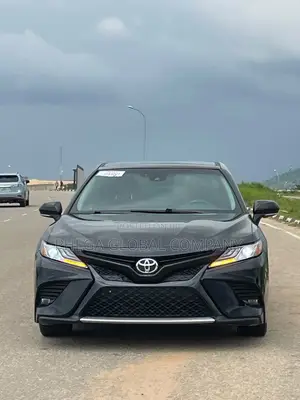 Toyota Camry XSE FWD (2.5L 4cyl 8AM) 2018 Black