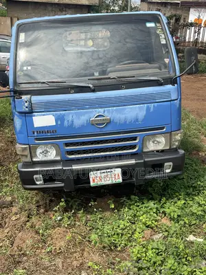 Nissan Cabstar Turbo Mini Truck 2000 Blue