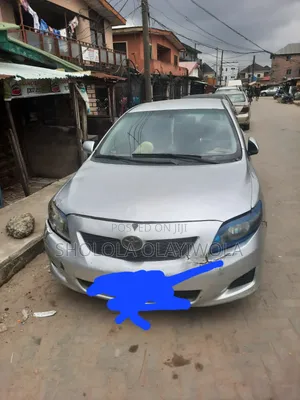 Toyota Corolla 2010 Silver