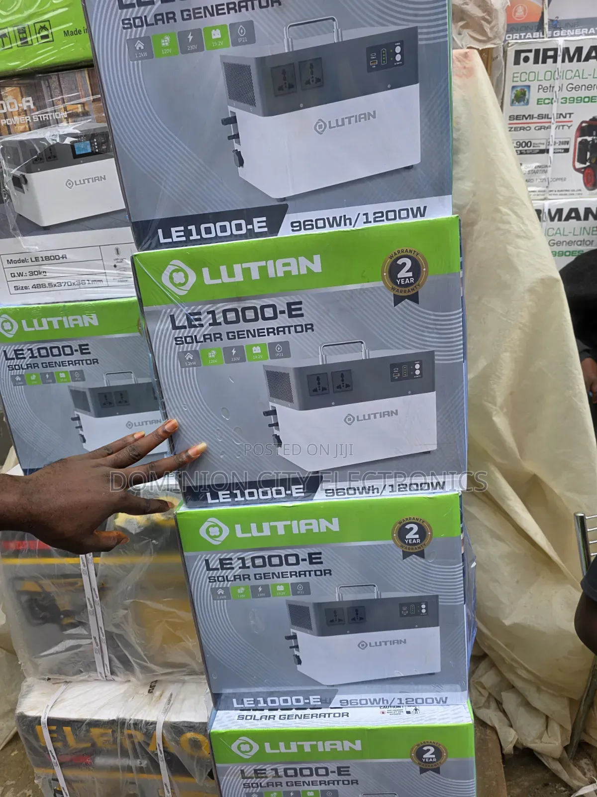 1000-E Lutian Solar Generator Wall Mount