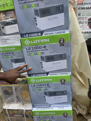 1000-E Lutian Solar Generator Wall Mount