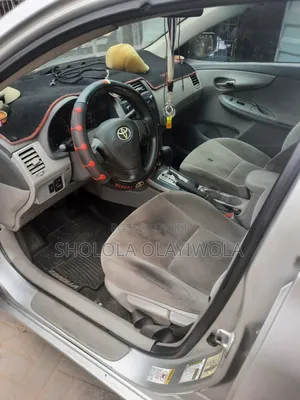 Toyota Corolla 2010 Silver