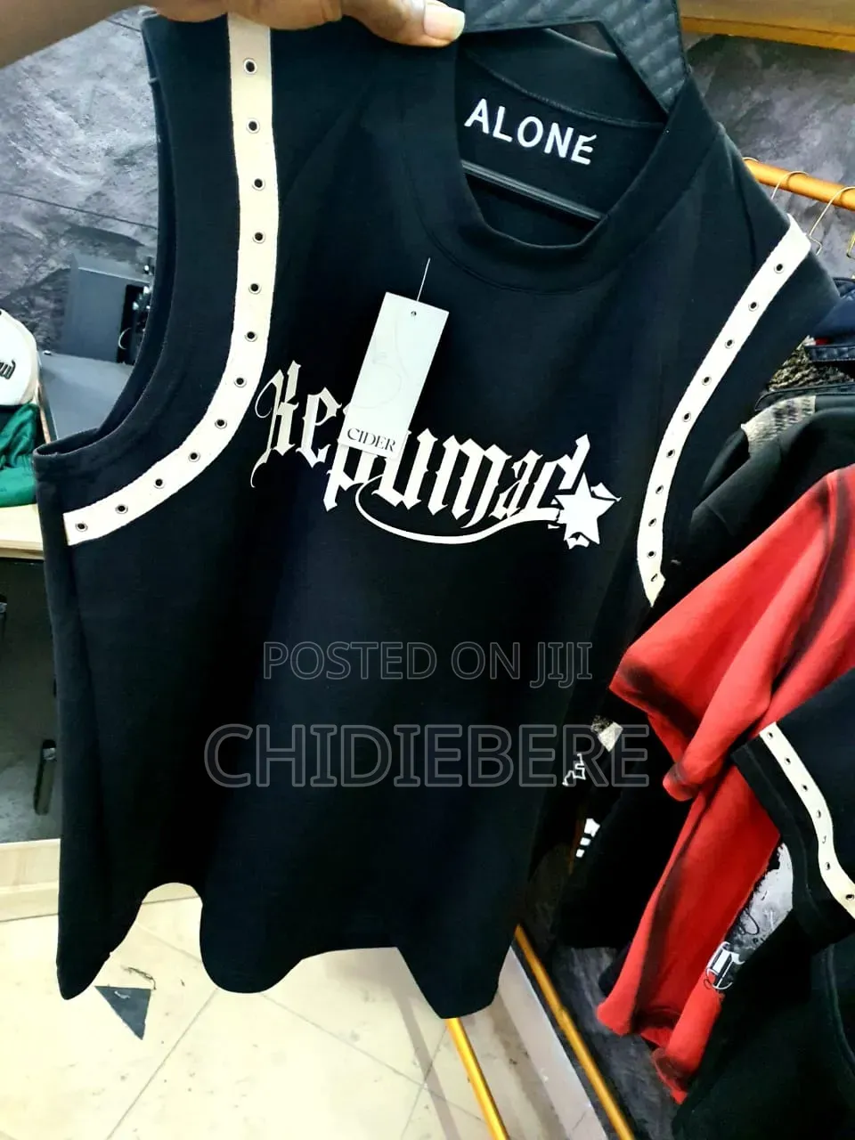 Sleevless Polo