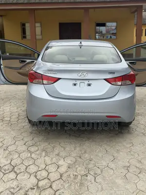 Hyundai Elantra GLS 2012 Blue