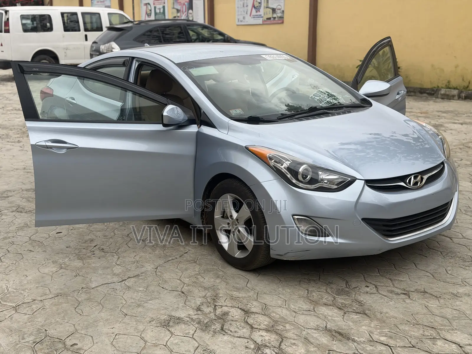 Hyundai Elantra GLS 2012 Blue
