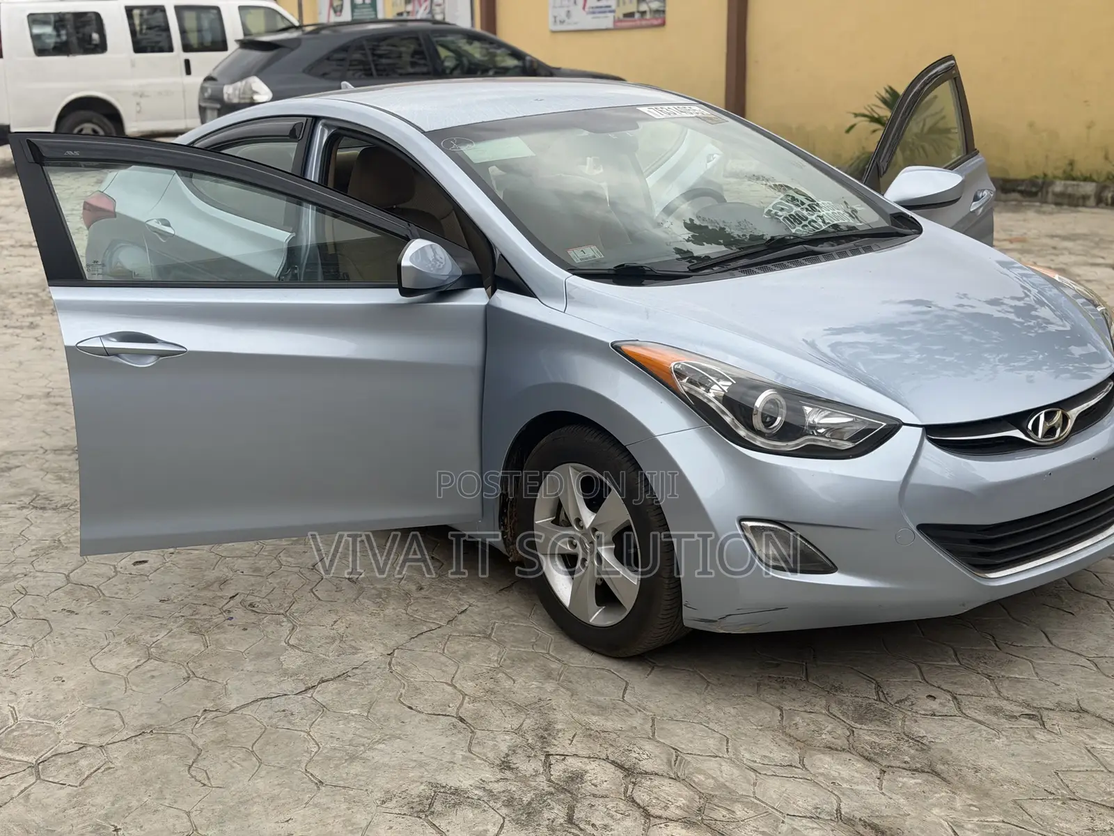 Hyundai Elantra GLS 2012 Blue