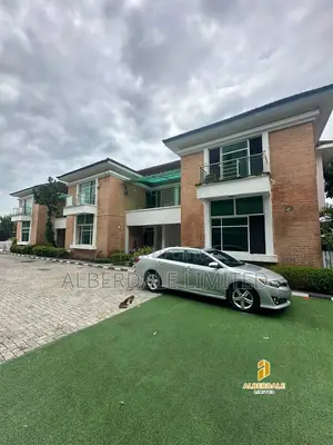 Self-Serviced 3-Bedroom Commercial/Office Duplex