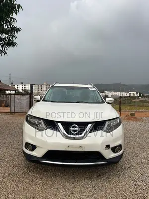 Nissan Rogue SV AWD 2018 White