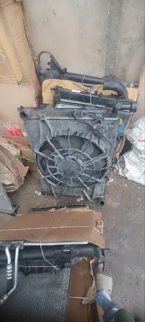 This Hyundai Elantra 2009 Complete Radiator Fan and Condenser
