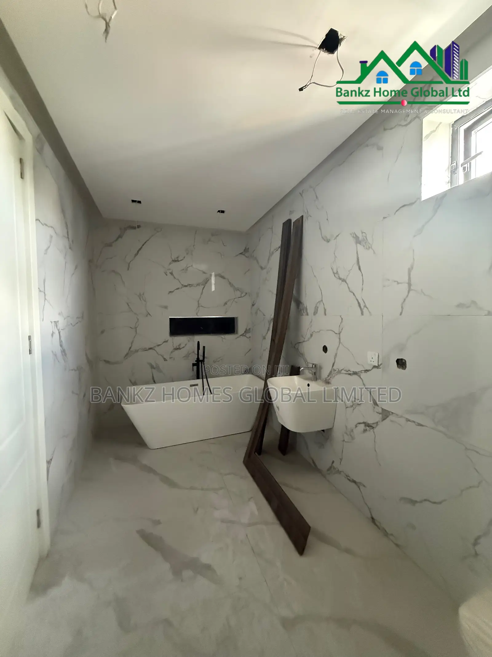 5bdrm Duplex in Lekki Phase 1 for rent