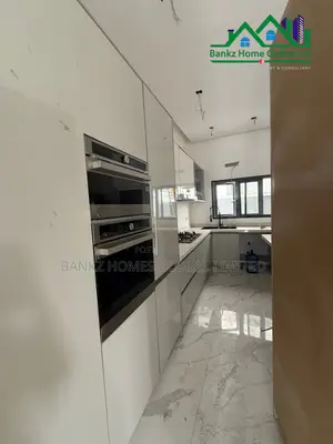 5bdrm Duplex in Lekki Phase 1 for rent