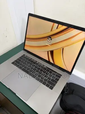 Laptop Apple MacBook Pro 2017 16GB Intel Core i7 SSD 500GB