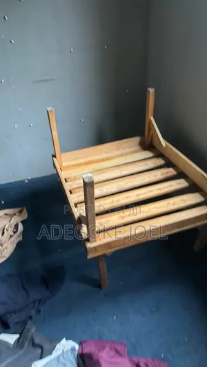 31⁄2 by 6 Bed Frame + Bed Stand