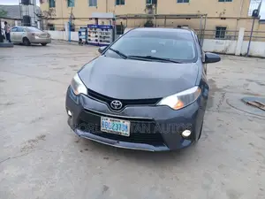 Toyota Corolla LE 4dr Sedan (1.8L 4cyl CVT) 2015 Gray
