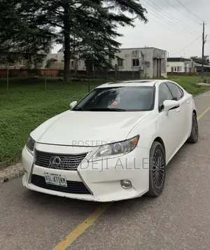 Lexus ES 2013 White