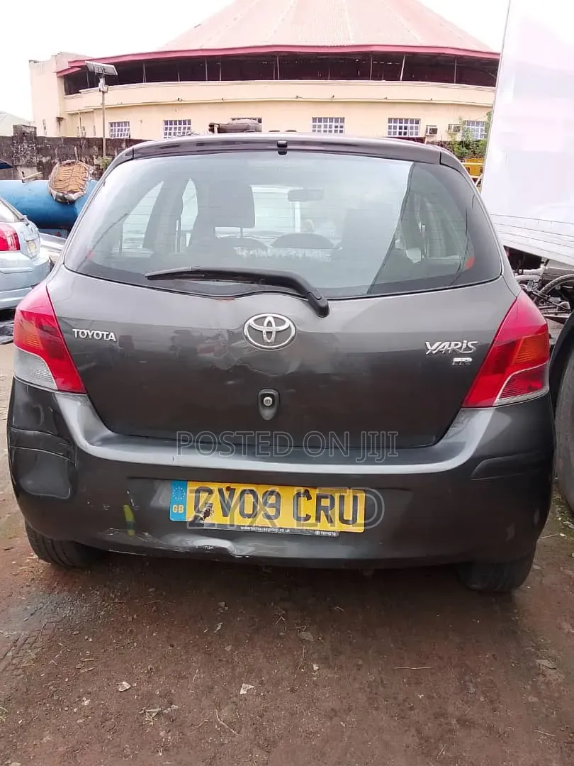 Toyota Yaris 2009 Gray