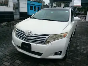 Toyota Venza 2010 White