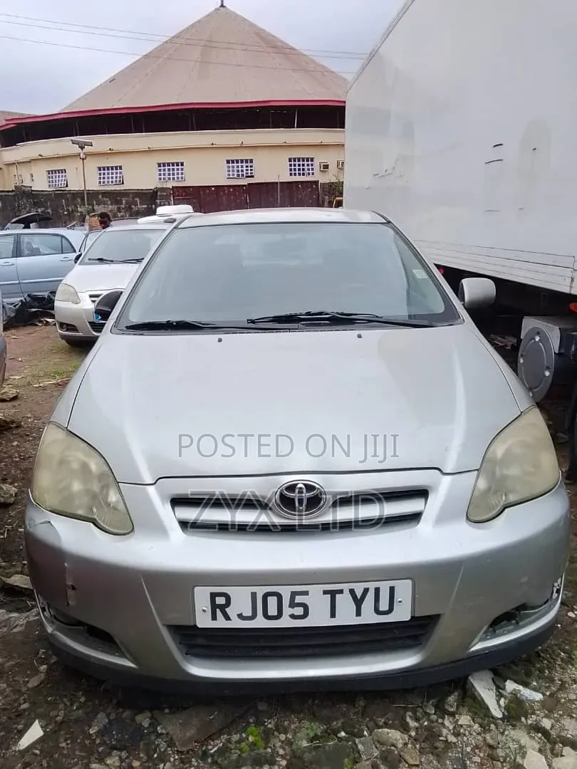 Toyota Corolla 2004 Silver
