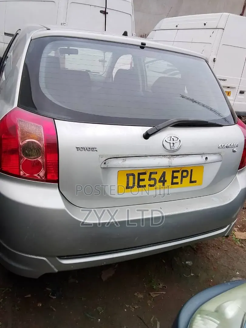Toyota Corolla 2004 Silver