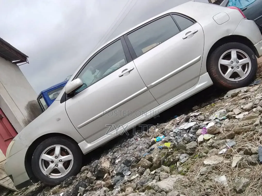 Toyota Corolla 2004 Silver