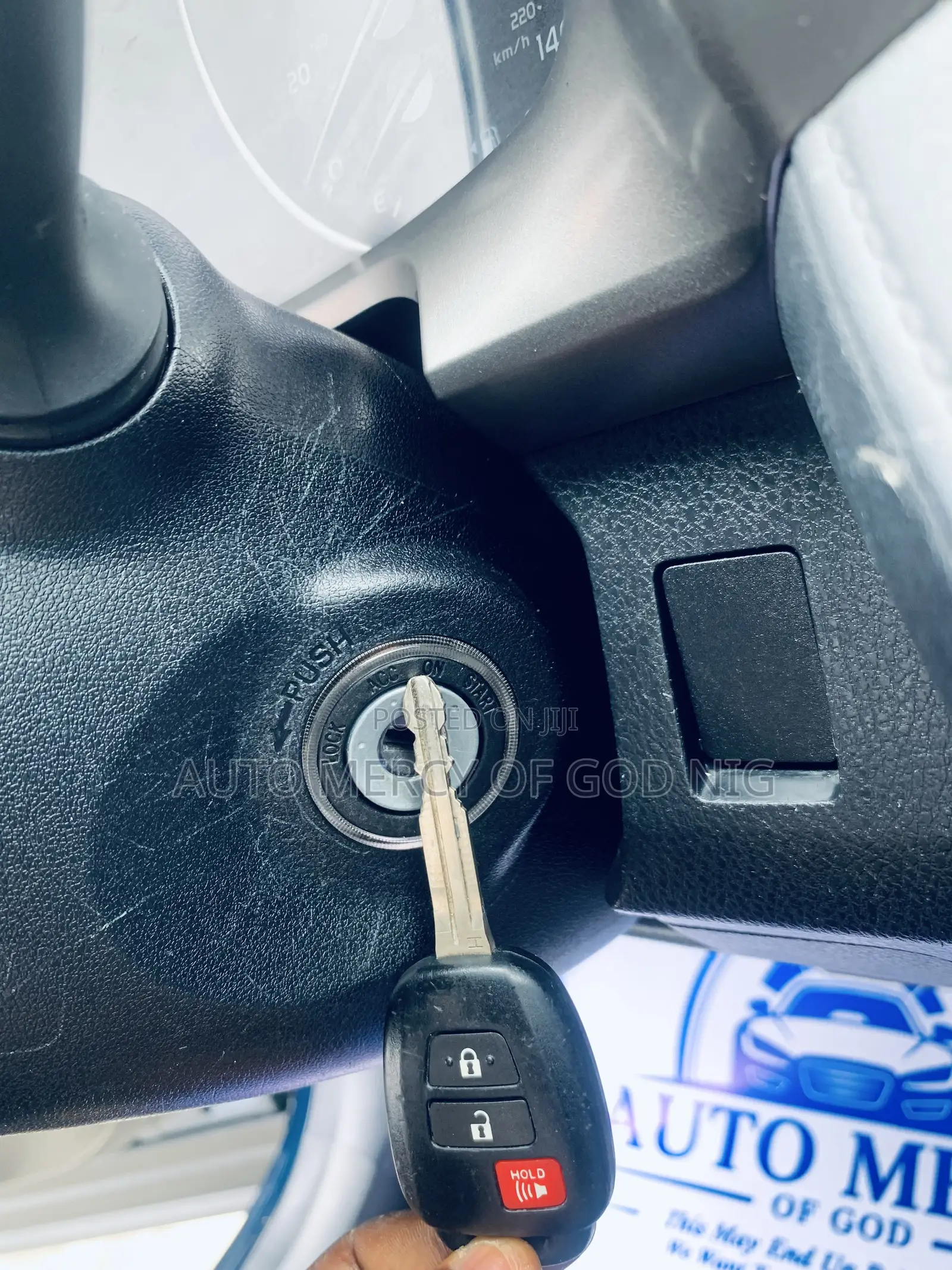 Toyota RAV4 LE 4dr SUV AWD (2.5L 4cyl 6A) 2018 Green