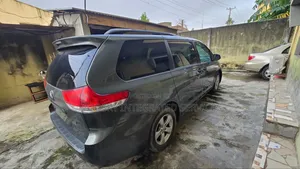 Toyota Sienna 2014 Green