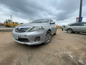 Toyota Corolla LE 4dr Sedan (1.8L 4cyl 4A) 2010 Silver