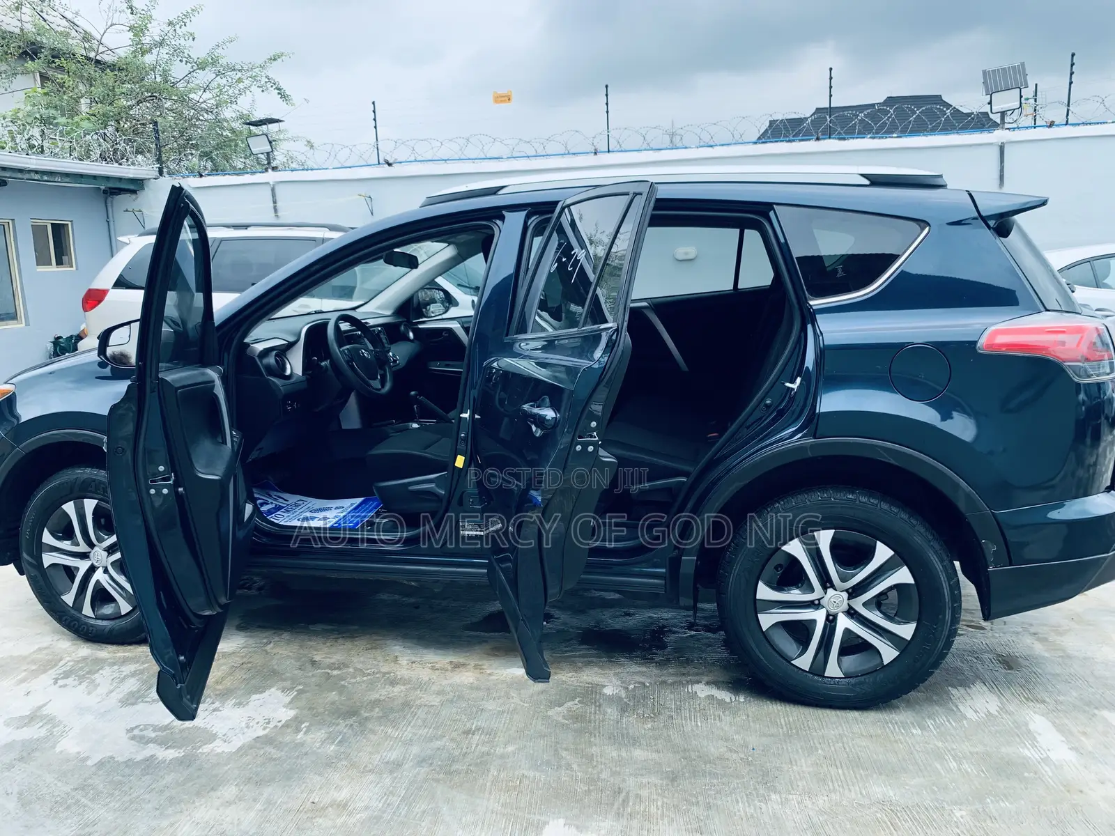 Toyota RAV4 LE 4dr SUV AWD (2.5L 4cyl 6A) 2018 Green