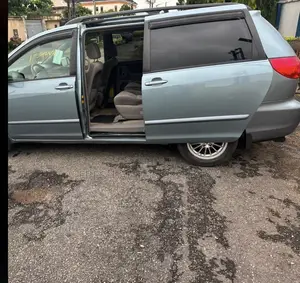 Toyota Sienna LE 2008 Blue