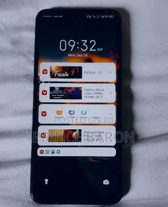 Infinix Hot 30 Play 128 GB Blue
