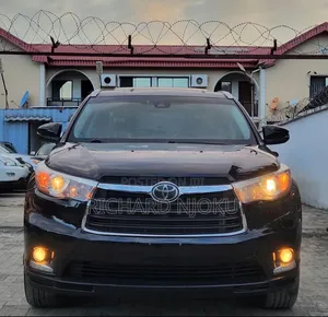 Toyota Highlander Limited 4dr SUV AWD (3.5L 6cyl 6A) 2015 Black